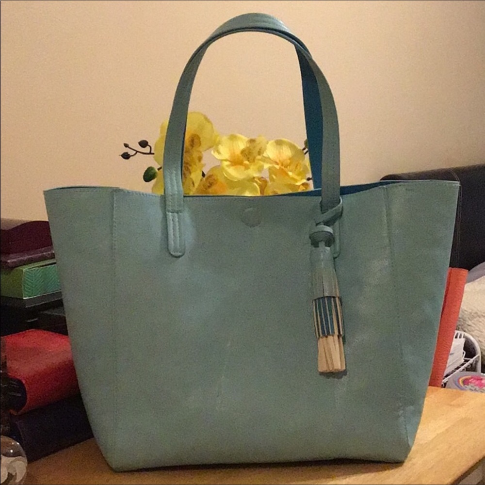 NEW. BIG BLUE SHOULDER BAG.